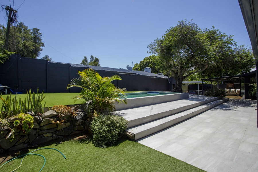 4 Bedroom Property for Sale in Loevenstein Western Cape